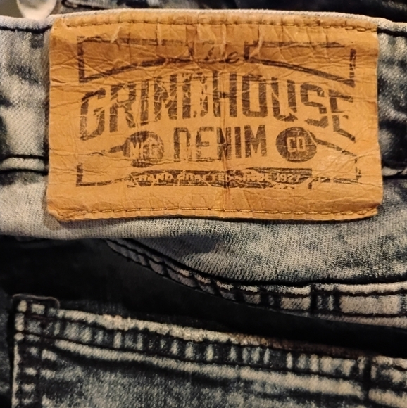 Grindhouse Distressed Blue Jeans With Metal Logo Size Of 32x32 - Picture 3 of 12